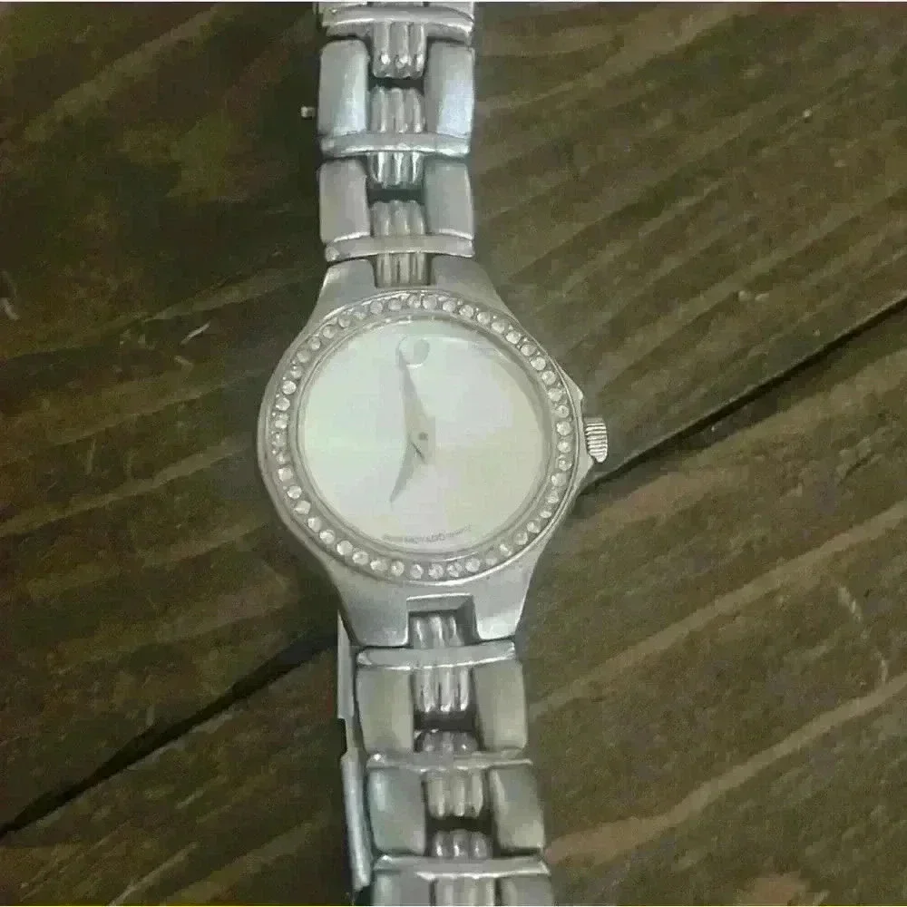 Authentic Swiss Made Movado Ladies watch 86A1-816 silver Tone